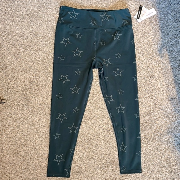 Nanette Lepore dark green star 7/8 cropped compression leggings, NWT - Picture 3 of 6